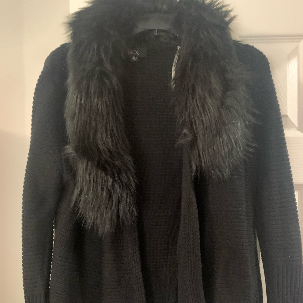 Black sweater faux fur collar by BCX